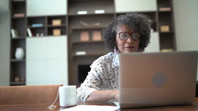 The opening frame of the Oregon DOT video on submitting a passenger vehicle title application through DMV2U